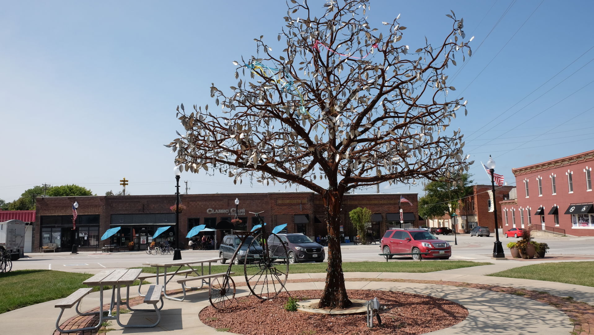 Tree sculpture